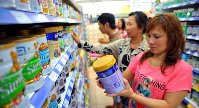 Bộ Tài chính yêu cầu giảm chi phí quảng cáo để giảm giá sữa