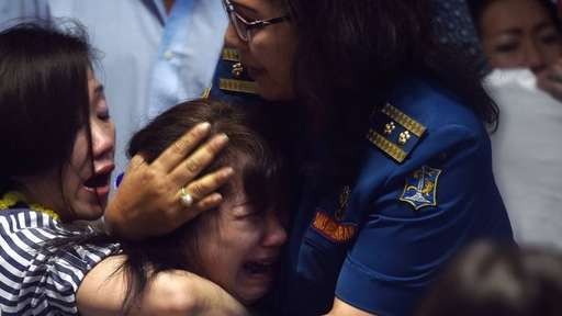 Vụ máy bay mất tích: Vớt được hơn 40 thi thể trên biển