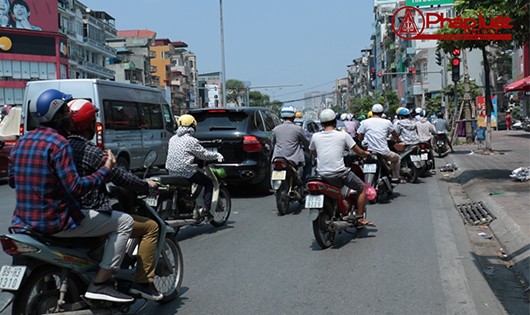 Người dân nói gì về đề xuất hạn chế xe máy ngoại tỉnh vào Hà Nội? 