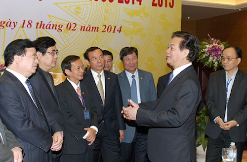 Thủ tướng và các đại biểu tham dự hội nghị triển khai nhiệm vụ tái cơ cấu doanh nghiệp Nhà nước 2014-2015
