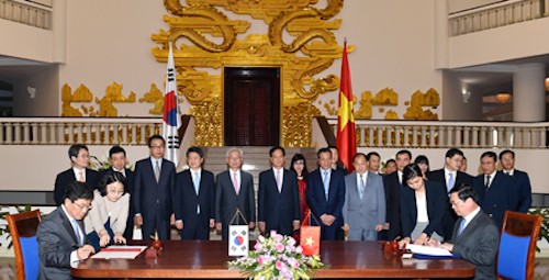 Việt Nam - Hàn Quốc ký chính thức Hiệp định thương mại tự do