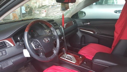 Toyota Camry 2.5Q mới mua đã hỏng màn hình 