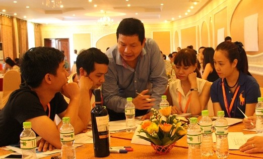 Chủ tịch HĐQT FPT Trương Gia Bình trực tiếp giảng dạy môn “Nghệ thuật chiến tranh nhân dân trọng quản trị doanh nghiệp” cho học viên FeMBA của Viện quản trị Kinh doanh FSB