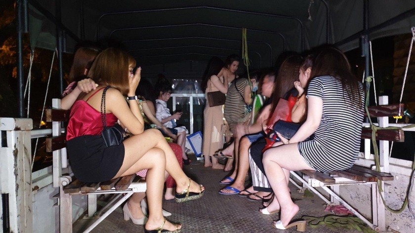 Kiên Giang: Phát hiện gần 40 đối tượng dương tính với ma túy ở quán karaoke 