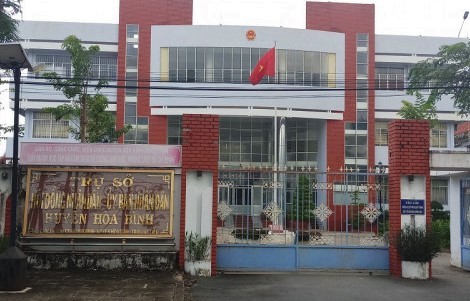Trụ Sở Hội đồng nhân dân - UBND huyện Hòa Bình (tỉnh Bạc Liêu) nơi có cán bộ vi phạm bị kỷ luật