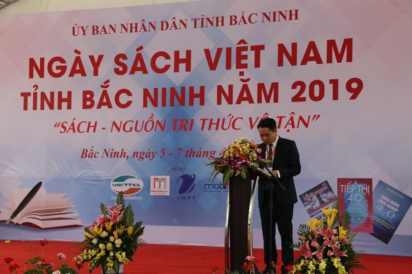 Ông Nguyễn Việt Hùng – Giám đốc Sở Thông tin – Truyền thông tỉnh Bắc Ninh phát biểu khai mạc Ngày Sách Việt Nam 2019