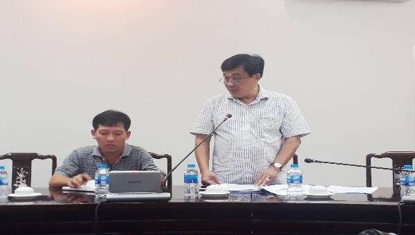 Chánh văn phòng UBND tỉnh Cà Mau - ông Nguyễn Đức Thánh phát biểu tại buổi họp báo