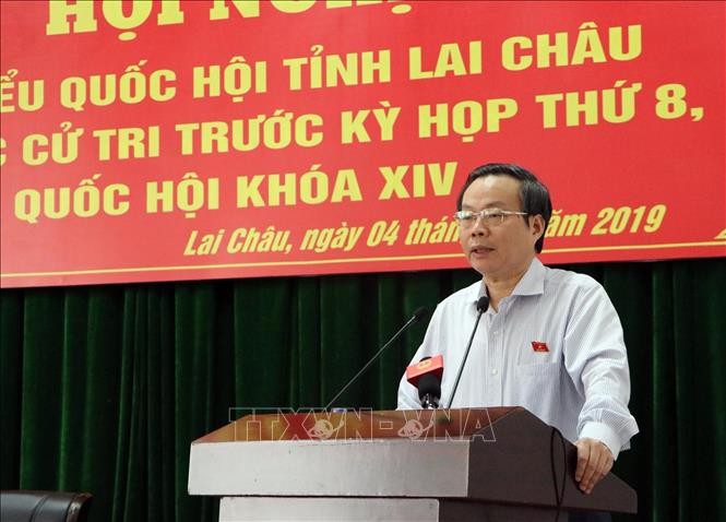 Phó Chủ tịch Quốc hội Phùng Quốc Hiển tiếp xúc cử tri tại Lai Châu 