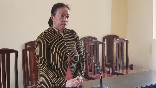 Nữ thầy bói Võ Bạch Hoa lĩnh án 14 năm tù