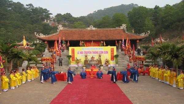 Lễ hội đền Côn Sơn 