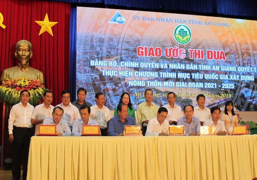Tỉnh An Giang ký kết giao ước thi đua xây dựng NTM giai đoạn 2021 – 2025 