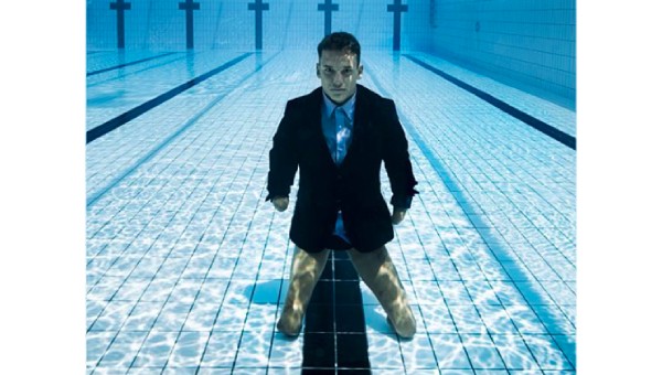 Vượt lên số phận: Khuyết tật tứ chi vẫn đăng quang kiện tướng bơi lội