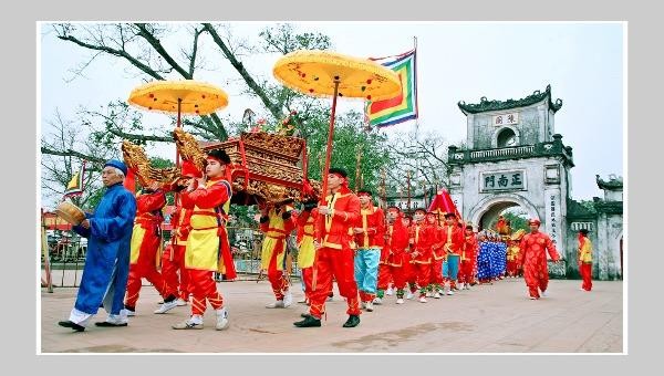 Rước lễ trong Lễ hội khai ấn đền Trần, Nam Định - ảnh Ngọc Quang.