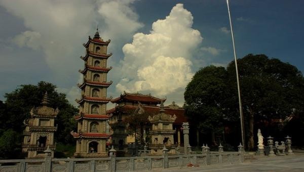 Quang cảnh chùa Sùng Bảo - Hưng Yên 