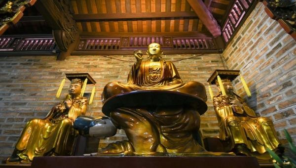 Pho tượng "Phật ngồi lưng Vua" độc đáo duy nhất ở Việt Nam 