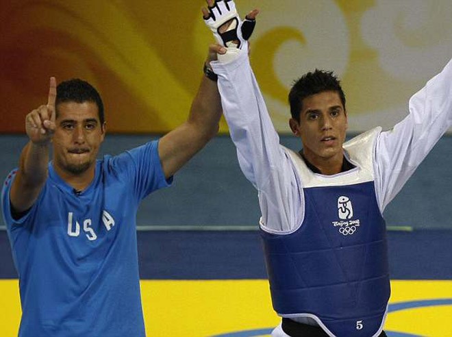 Jean Lopez (trái) và Steven (phải) tại Olympic Bắc Kinh 2008