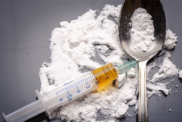 Giật mình Bayer từng sản xuất thuốc ho chứa heroin