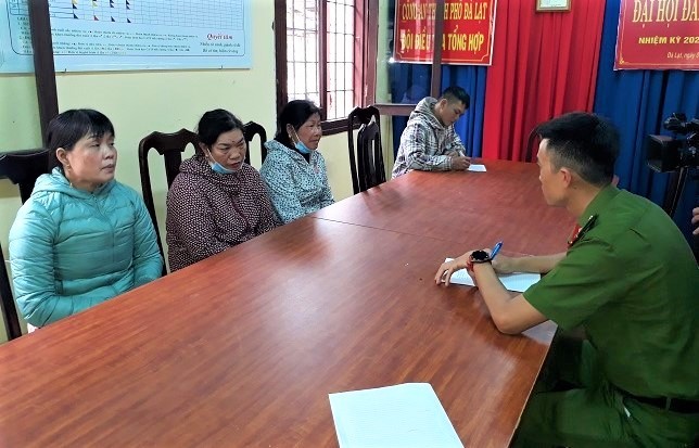 Nhóm 4 đối tượng Lê Thị Oanh, Nguyễn Thị Tâm,  Vũ Thị Vân và Trần Văn Đăng vừa bị Công an TP Đà Lạt bắt giữ
