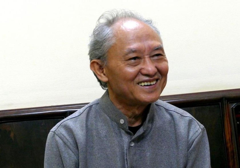 Nhà văn Phạm Việt Long 