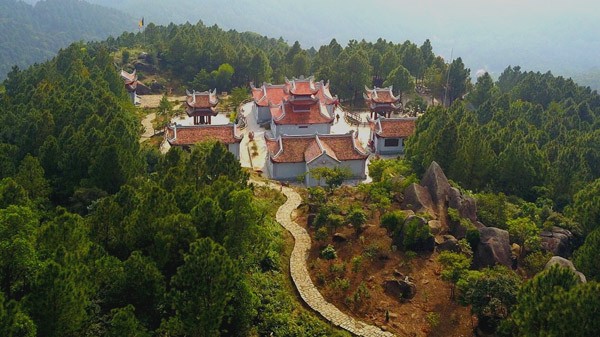 Toàn cảnh chùa Hương Tích - Hà Tĩnh nhìn từ trên cao 