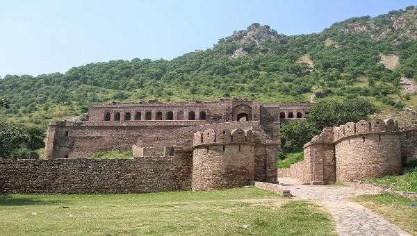 Toàn cảnh pháo đài Bhangarhb 