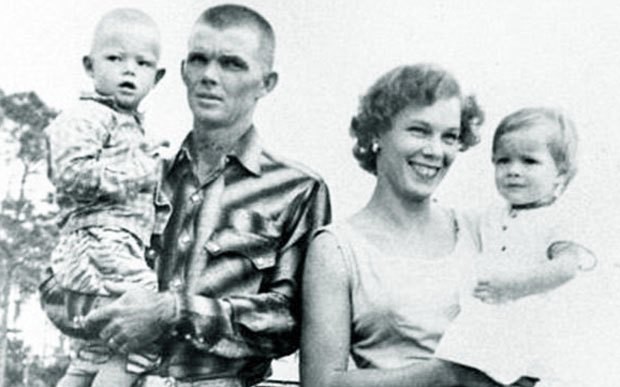 Bức ảnh gia đìnhb hạnh phúc của Cliff Walker trước khi xảy ra thảm án 