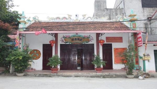 Đền Cửa Nam trấn giữ hướng nam Thành cổ Lạng Sơn. 