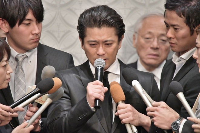 Yamaguchi Tatsuya họp báo xin lỗi.