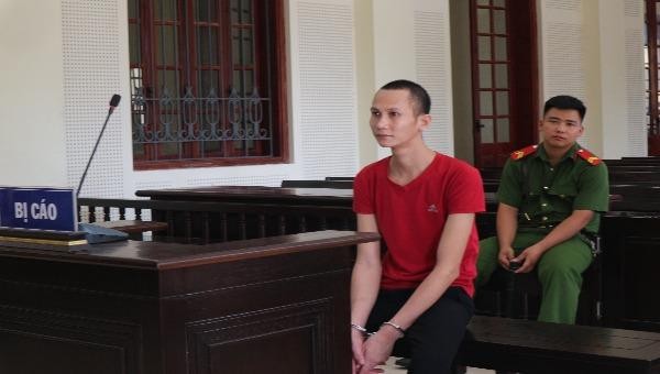 Bị cáo Nguyễn Văn Hiếu tại tòa. 