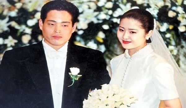 Go Hyun Jung từ bỏ thảm đỏ showbit để bước vào làm dâu nhà Sam sung đầy bi kịch. 