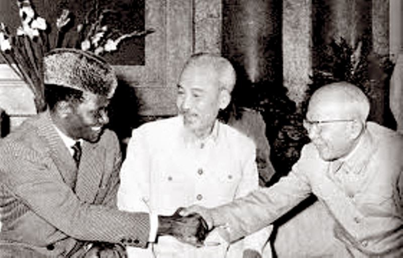 Chủ tịch Hồ Chí Minh, Phó Chủ tịch Tôn Đức Thắng tiếp Tổng thống nước Cộng hòa Guinea Ahmed Sékou Touré vào năm 1960. (Ảnh tư liệu). 