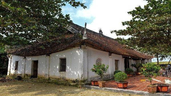 Đình Hoành Sơn có kiến trúc độc đáo đẹp bậc nhất miền Trung.