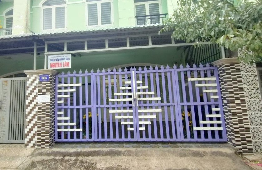 Trụ sở Công ty đấu giá hợp danh Nguyên Tâm - Chi nhánh Bạc Liêu luôn cửa đóng then cài.