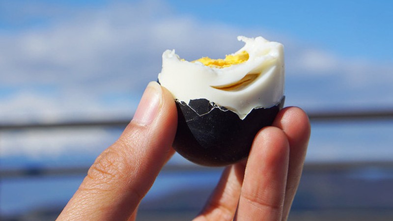 Trứng đen trường thọ của Nhật Bản. 