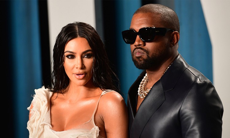 Kim Kardashian và Kanye West đang làm thủ tục ly dị sau 7 năm kết hôn.