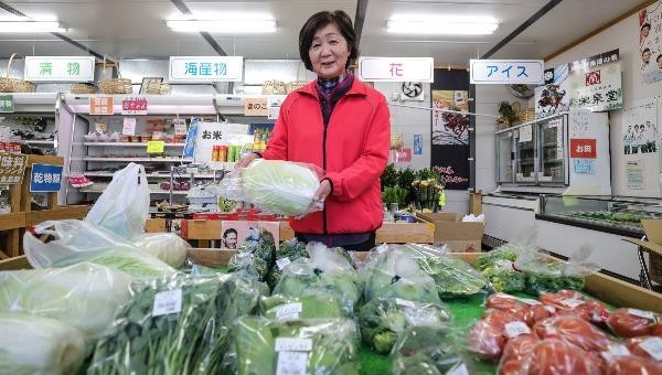 Kyouko Tanaka đã mở lại cửa hàng bán thực phẩm ở thị trấn Minamisoma, Fukushima hồi năm 2015.. 