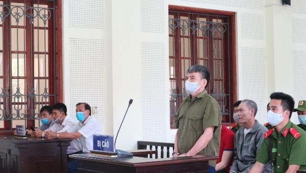 Bị cáo Hà Trúc bị tuyên y án sơ thẩm 7 năm 6 tháng tù vì tội Hủy hoại rừng. 