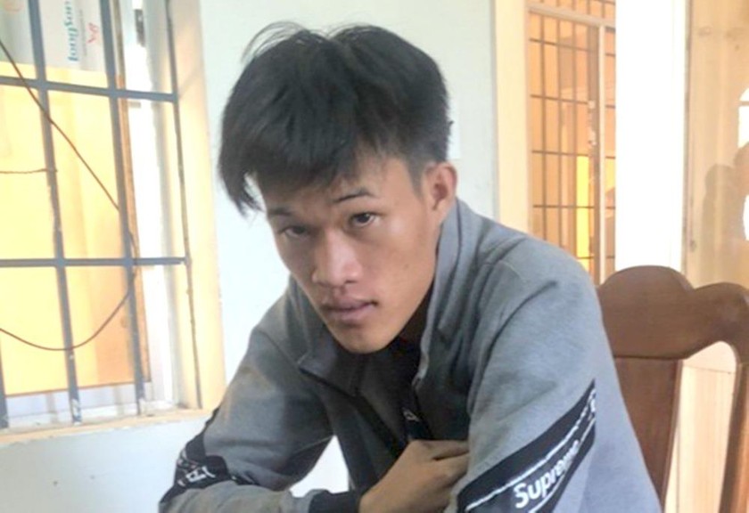 Hung thủ Phạm Kim Phê tại cơ quan điều tra. 