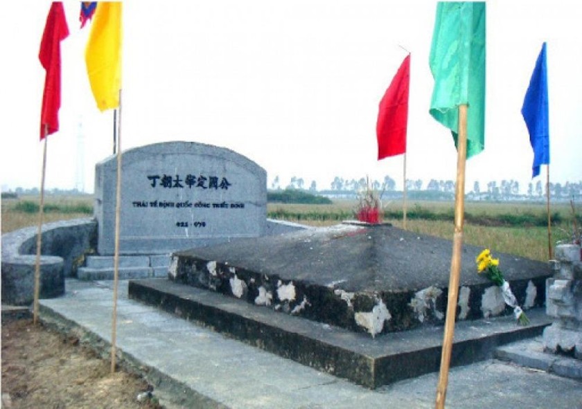 Lăng mộ Định Quốc công Nguyễn Bặc tại xã Gia Phương, GIa Viễn, Ninh Bình.