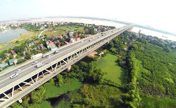Cầu Thăng Long - cây cầu của tình hữu nghị Việt Nam - Liên Xô. 