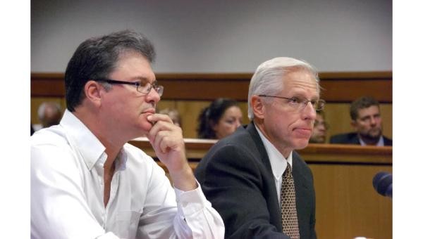 Stacey Dean Rambold (trái) tại phiên tòa phúc thẩm.