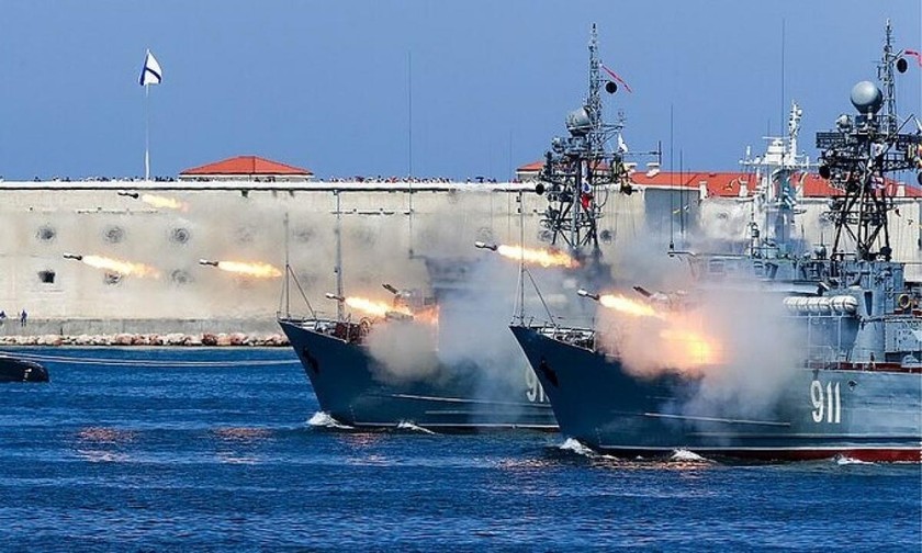 Các tàu tham gia diễn tập ở Biển Đen ngày 14/4.