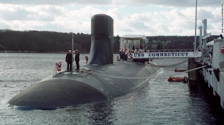 Tàu USS Connecticut được đưa vào hoạt động tại Groton, Connecticut vào ngày 11/12/1998.