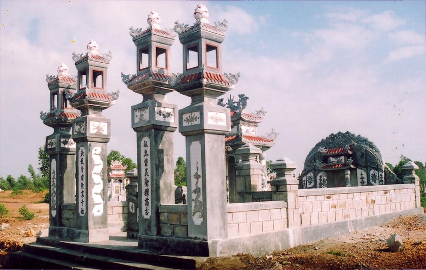 Lăng mộ Tiền quân Nguyễn Văn Thành ở Thừa Thiên Huế. 
