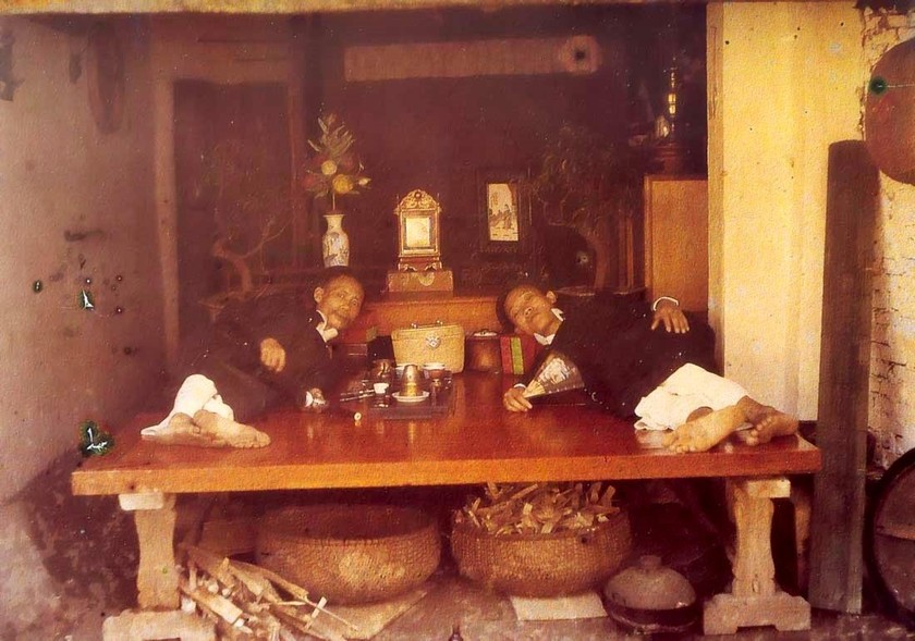 Bưu thiếp và ảnh tư liệu về tệ hút thuốc phiện ở Việt Nam đầu thế kỷ XX.
