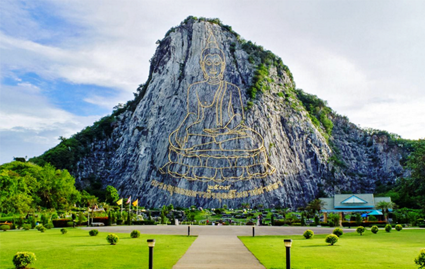 Tranh tượng Phật Thích Ca Mâu Ni tạc vào vách đá ở Thái Lan. 