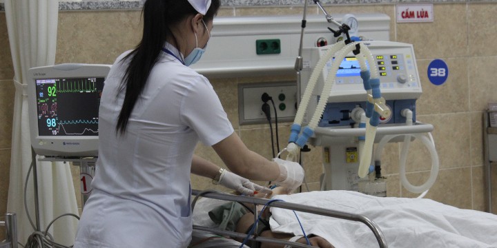 Anh Nguyễn Xuân Thuỷ đang được theo dõi ở Bệnh viện Đồng Nai. Ảnh: H.N