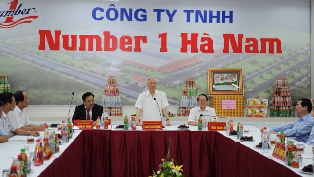 Tổng Bí thư Nguyễn Phú Trọng tăm và làm việc tại nhà máy Number 1 Hà Nam