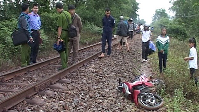 Hiện trượng vụ hai người đàn ông chết thảm khi băng qua đường sắt
