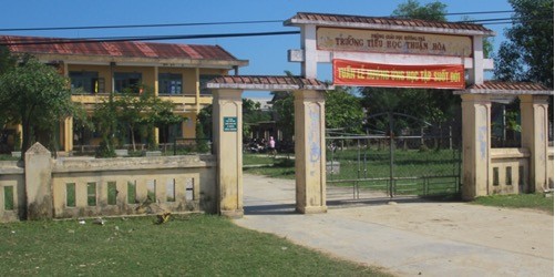 Trưởng tiểu học Thuận Hòa nơi xảy ra vụ việc giáo viên đánh học sinh bầm tím  